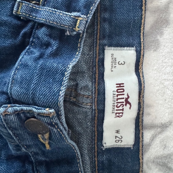 Hollister Jean Shorts - Picture 2 of 4
